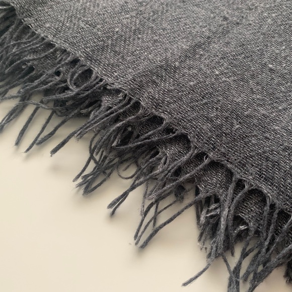Bluenotes Gray Scarf - Picture 2 of 2